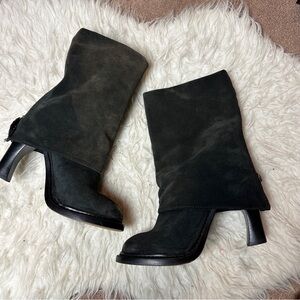 Vera Wang Lavendar black suede fold over heeled boots sz 7.5